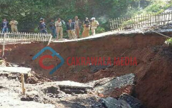 Akses Jalan Utama di Kecamatan Salawu Amblas, Warga Terisolasi