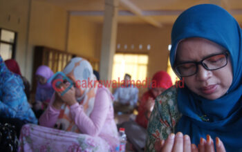 Gelar Istigosah, Pegawai Sukwan Derai Air Mata