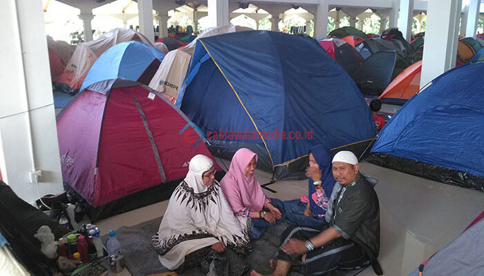 Cara Unik Menyambut Malam Lailatul Qadar