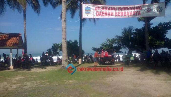 Dipadati Wisatawan,Pantai Karapyak Luput Perhatian Pihak Keamanan
