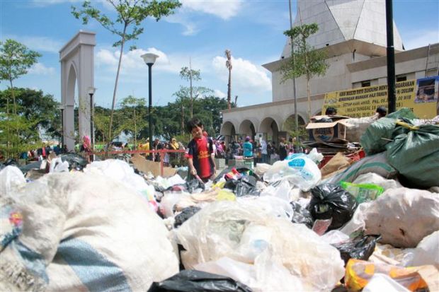 Diprediksi, Malam Takbir Sampah Kota Bandung Meningkat