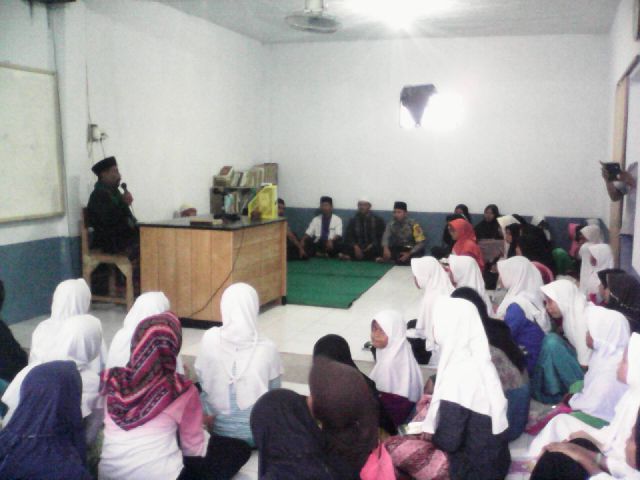 Ramadan, Momentum Menyelamatkan Generasi Muda
