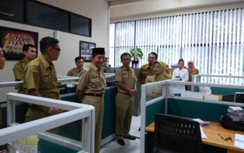 Atty Sidak Langsung di Ruang Kerja Bawahannya
