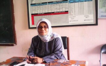 Indahnya Pemandangan Mengantar Anak Sekolah Pada Hari Pertama