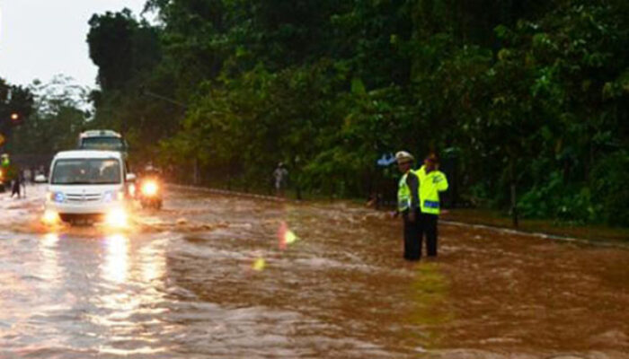 Diguyur Hujan, Jalur Utama Lintas Selatan Terendam Banjir