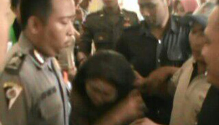 Kepergok Mencuri Dipasar, IRT di Hakimi Massa