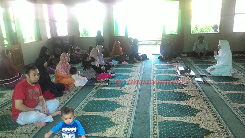 Orangtua Peran Utama Dalam Mendidik Anak