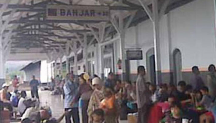Pemudik Via Kereta Mulai Padati Stasiun Banjar