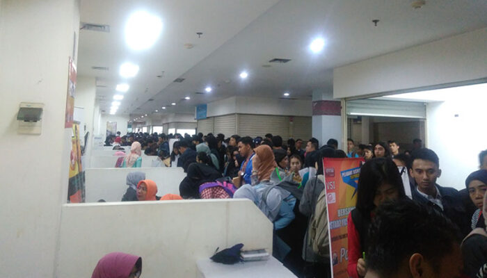 Ribuan Pelamar Serbu Job Fair di Cimahi