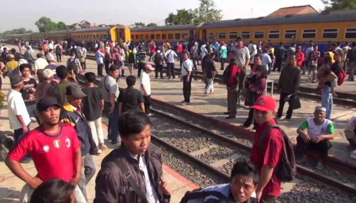 Sepanjang Lebaran Penumpang KA Naik Signifikan