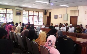 Warga Cikalang Tolak Pembangunan Tower Dekat Masjid