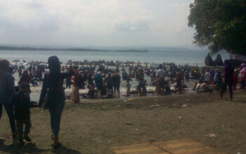 Wisatawan Pantai Batukaras Alami Kenaikan