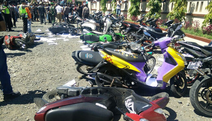 Bentrokan Antar Ormas Saat Unras, Polisi : LSM GMBI Terlalu Memaksakan Diri