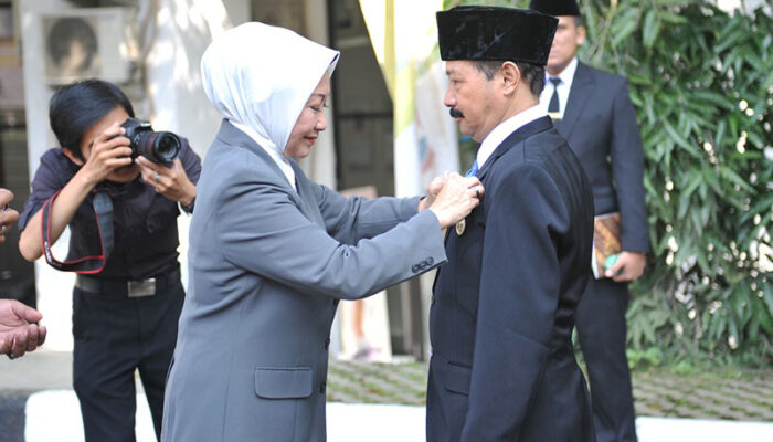 Ratusan ASN Pemkot Cimahi Terima Anugerah Lancana Karya Satya