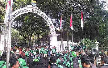 Ribuan Driver Go-Jek se- Bandung Raya Protes