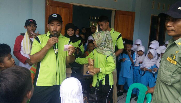 Sambut HUT ke-71 Kemerdekaan RI, Desa Ciparanti Gelar Jalan Sehat