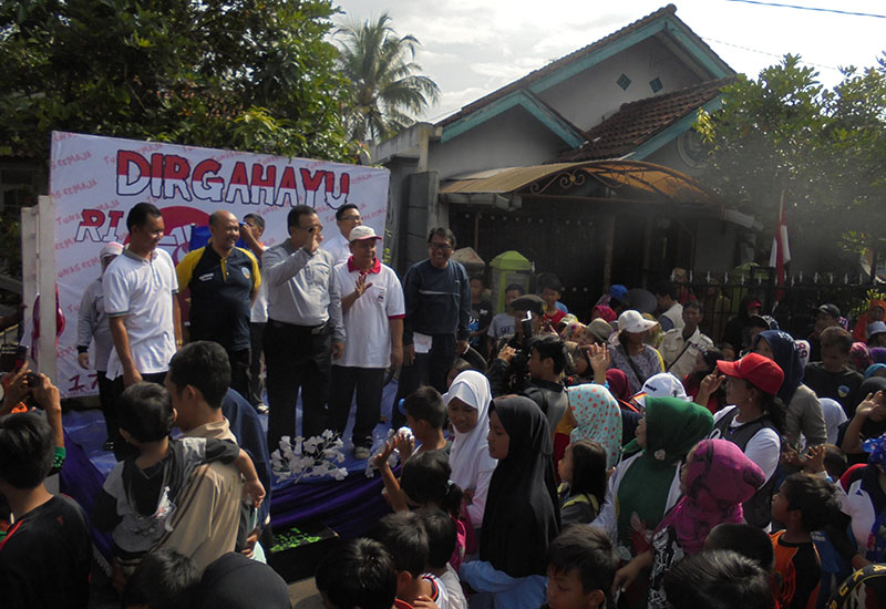 Semarak Jalan Sehat Bersama Warga Sirnagalih