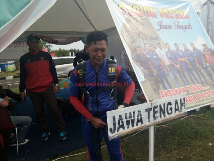 Atlet Terjun Payung Mendarat ke Laut Gara-gara Parasut Utama Gagal Berkembang