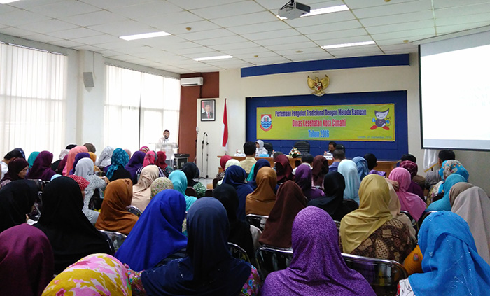 Atty Ajak Tukang Jamu Jualan di Kantin Pemkot Cimahi