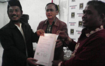 DPP PKS Serahkan SK Untuk Dede-Asep