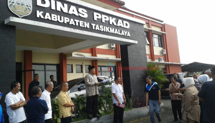 Panik Disidak Bupati , PNS di DPKAD Kab Tasikmalaya Kocar Kacir