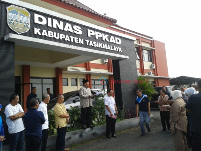 Panik Disidak Bupati , PNS di DPKAD Kab Tasikmalaya Kocar Kacir