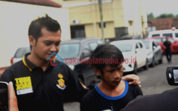 ” Kamu Masih Perawan kan, Aa Test ya ? ” Ujar Sang Ayah Tiri Bejat Itu