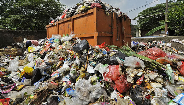 Bantahan DKP Kota Cimahi Perihal Tumpukan Sampah di TPS