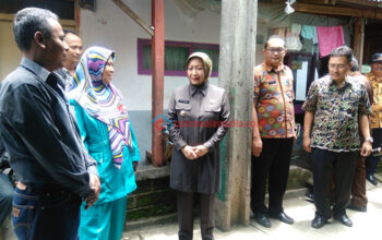 Cara Atty Sapa Warga di Cigugur Tengah
