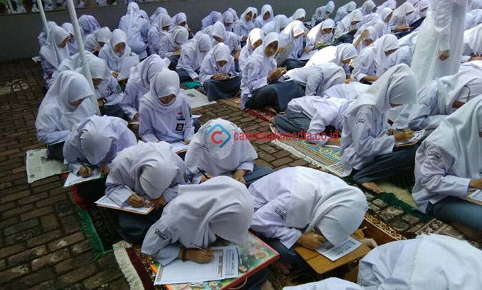 Peringati Tahun Baru Islam Ala MAN 2 Bandung; Al-Quran Gue Banget