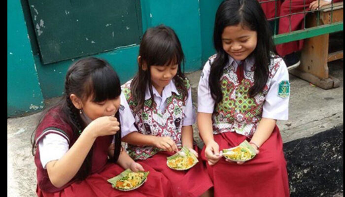 Ridwan Kamil Ajak Makan Seblak Tanpa Styrofoam