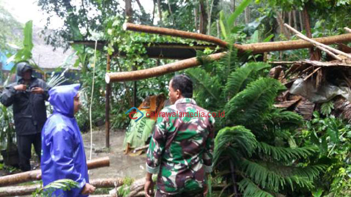 Rumah Warga di Pangandaran Rusak Berat Setelah Tertimbun Tanah Longsor