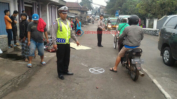 Tabrakan Truk Vs Motor Tewaskan Seorang Pemuda di Cimahi