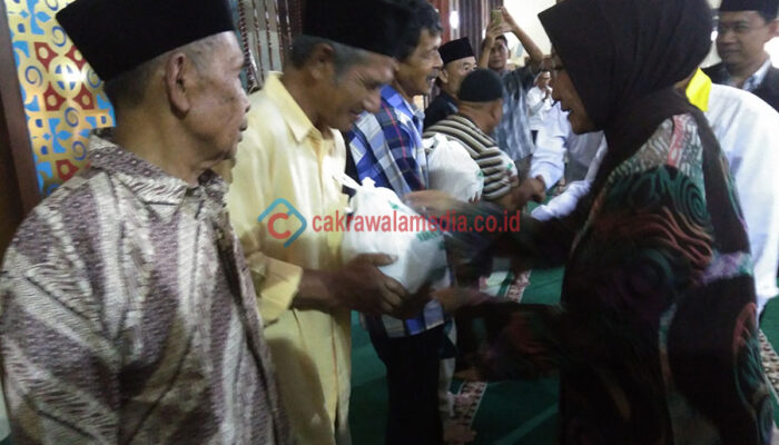 Terinspirasi oleh Kaum Duafa, Atty Canangkan Hari Zakat Cimahi