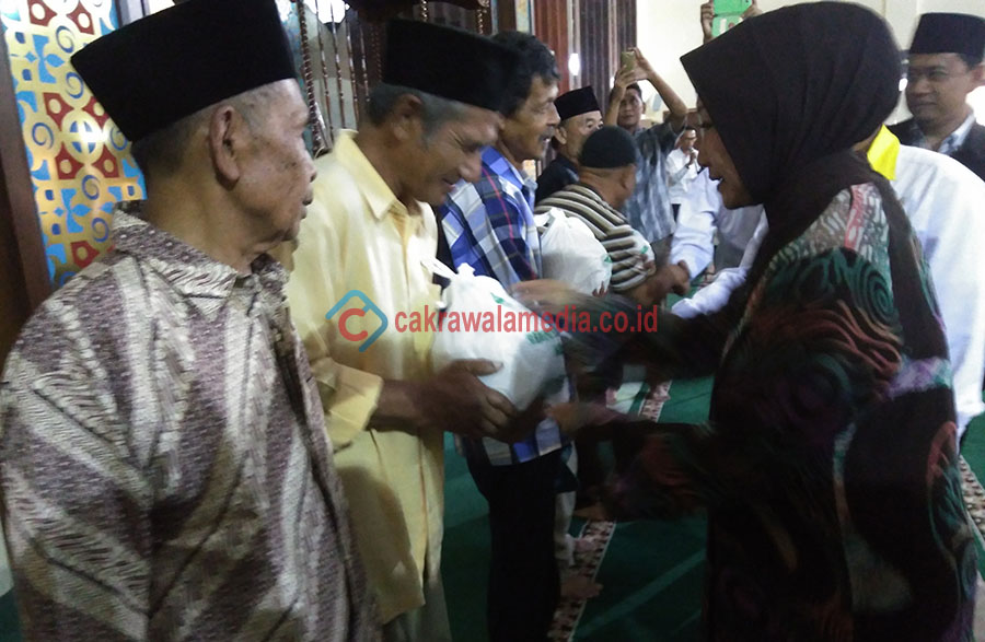 Terinspirasi oleh Kaum Duafa, Atty Canangkan Hari Zakat Cimahi