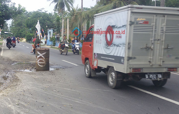Toren Dan Gentong Hiasi Jalan Raya Nasional Parigi - Pangandaran