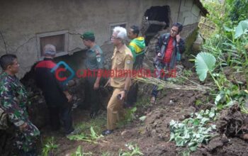 Rumah Udin Nyaris Roboh Diterjang Longsoran Batu dan Tanah