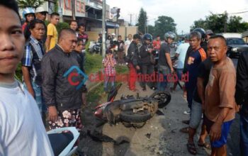 Diduga Rem Blong , Motor Tabrak Dua Kendaraan Sekaligus… Dua Orang Terluka Parah