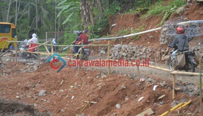 Kapolres Tasikmalaya Sayangkan Lambannya Penanganan Jalan Amblas !