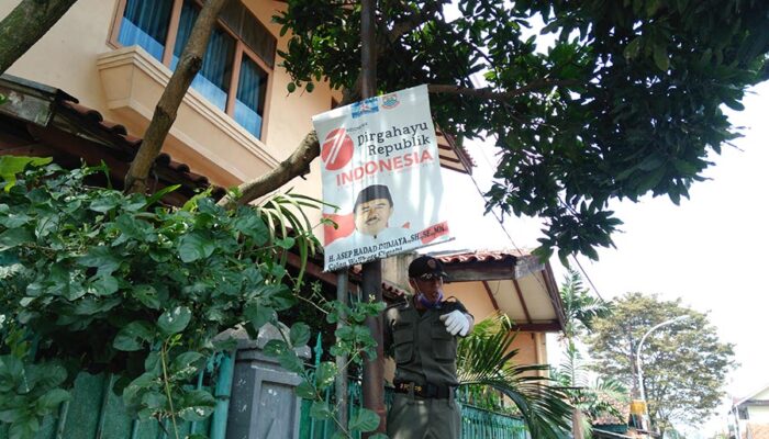 Akhirnya, Panwaslu Bersihkan Alat Sosialisasi Sebelum Penetapan