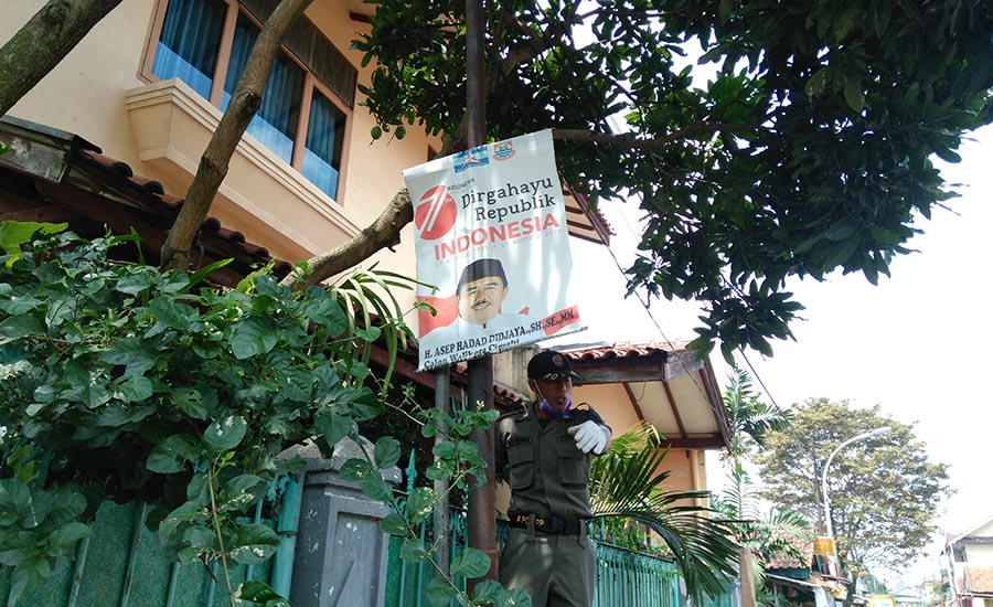 Akhirnya, Panwaslu Bersihkan Alat Sosialisasi Sebelum Penetapan