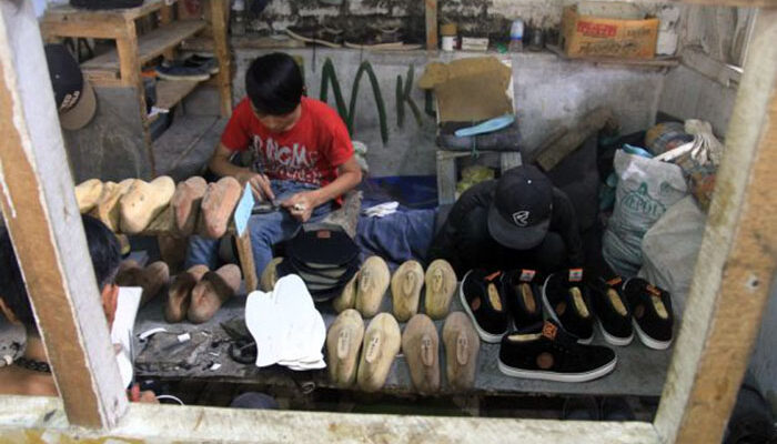 Home Industri Cibaduyut Gulung Tikar