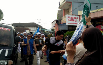 Massa Pejalan Kaki ke Jakarta Terus Bergerak, Bachtiar Nasir: Orang Kafir Mana Berani Bilang Aksi Bela Islam Ini Dibayar?