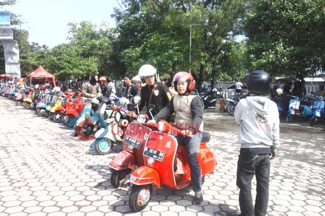 Vespa Atik Club Ikut Gerakan Tertib Berlalulintas