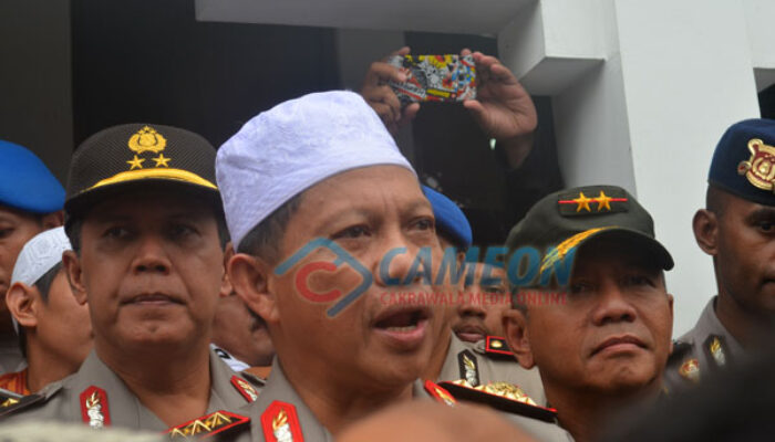 Kapolri Jendral Tito ” Jumatan di Jalan Menurut MUI Lebih Banyak Mudhorotnya Daripada Manfaatnya ” !!