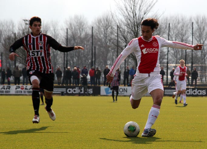 Ezra Walian, Bomber Muda Ajax Yang Ingin Bergabung Bersama Timnas Indonesia