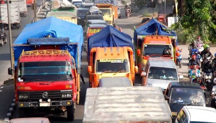 Imbauan Dishub Jabar Soal Larangan Truk Beroperasi