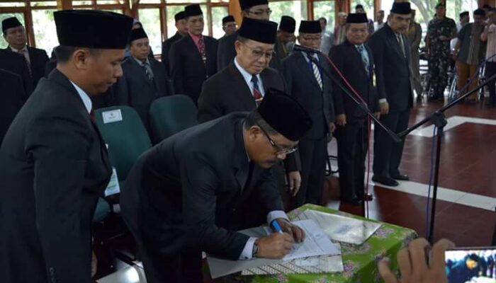 Bongkar Pasang Pejabat Ala Bupati Tasikmalaya…