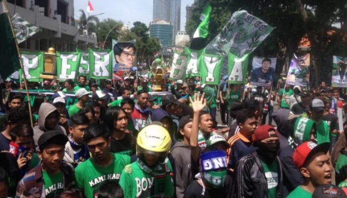 39 Bus Antarkan Bonek Kembali ke Surabaya