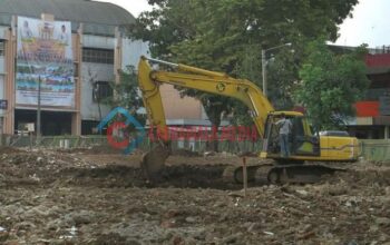 Adet Bicara Soal Kerugian Pembangunan Pasar Atas Barokah